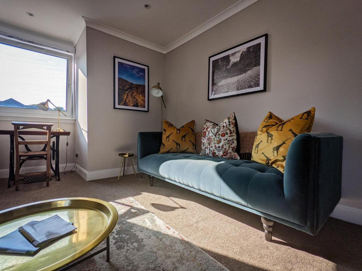 Beautiful Spacious Central Flat, Pitlochry Exterior photo
