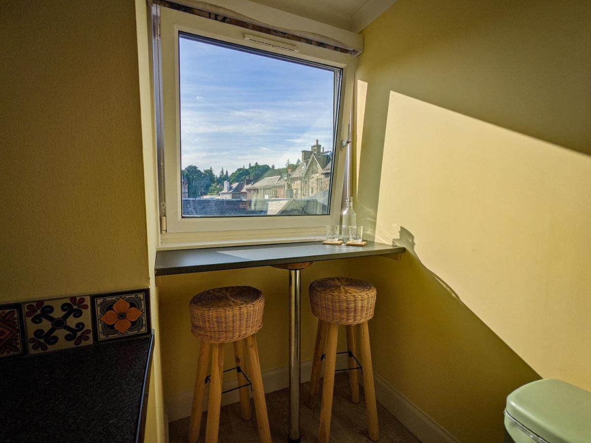 Beautiful Spacious Central Flat, Pitlochry Exterior photo